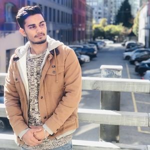 Meet your Posher, Paras